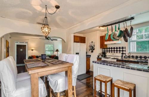 Casa Blanca - Chic Spanish-Style Cottage with Private Courtyard - Foto 4