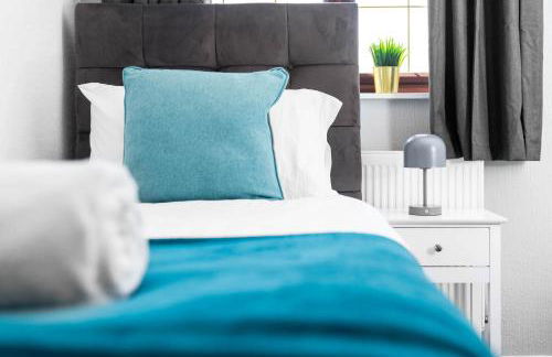 Three Bedroom House - Garden Space - Parking Included - Netflix Access - Parking - 74B - Foto 38