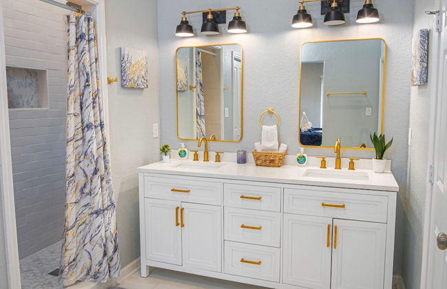 Trendy Historical Home Near Downtown Attractions - Foto 33