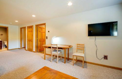 Winhall Home with Deck and Views, 6 Mi to Ski Slopes! - Foto 28