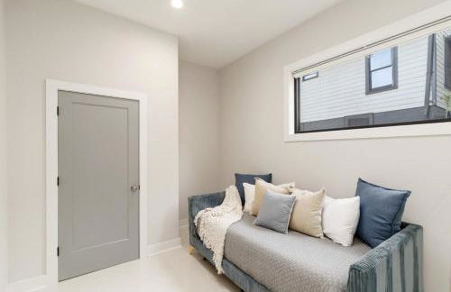 Brand-New 3Story Home with Rooftop in Midtown - Foto 12