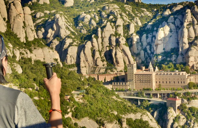 Excursion à Montserrat avec déjeuner dans une ferme traditionnelle - Photo 1