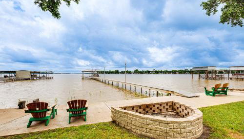 Private Dock and Deck Eagle Mountain Lake Retreat! - Foto 1