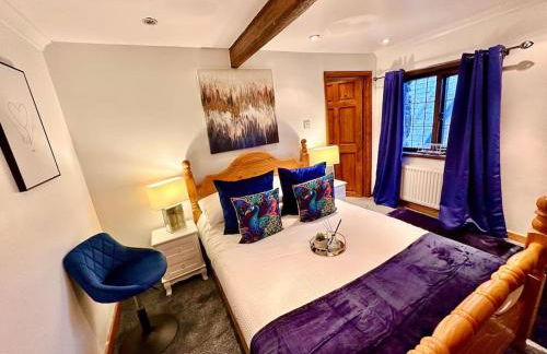 16th Century Farm House,6 Beds,5 BATHROOMS,SLEEPS 15,BBQ,HOT TUB,CINEMA ROOM WITH SURROUND SOUND,With Cymru Holidays - Foto 23