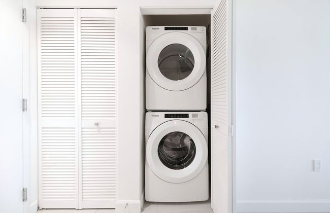 Downtown Doral Condo w-Free Parking - Foto 42