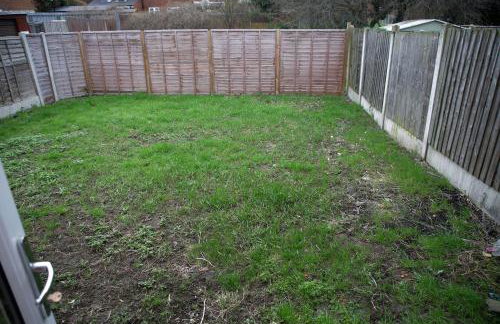 PrimeLuxe Stays - Modern 1BR Apartment with Private Garden Sleeps 4 Near ExCeL and London City Airport - Photo 14