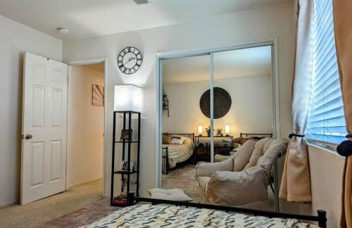 5 Minutes to South Bay Beaches! Private 2 bedroom 2 bath 2 level home with patio Excellent value! - Foto 32