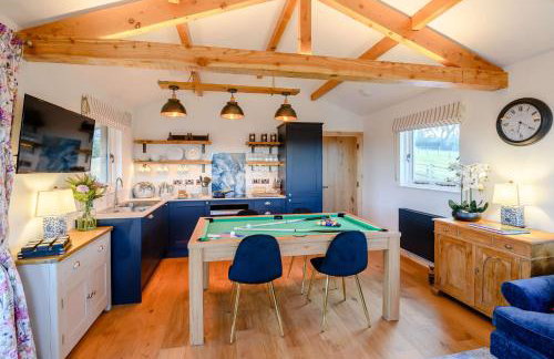 Yorkshire Dales Retreat with Hot Tub & Garden - Photo 8