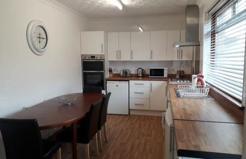 Hilltop House - Photo 2