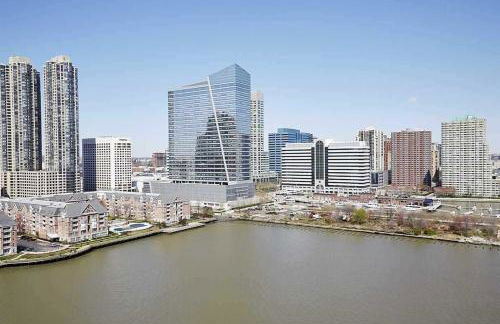 Modern Stay in Downtown Jersey City, Close to NYC! - Foto 29