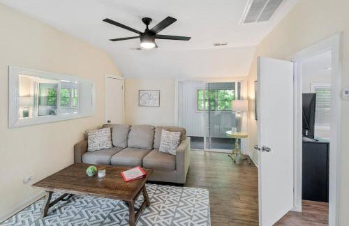 Apt with heated garage Libertyville Near Naval Base - Foto 5