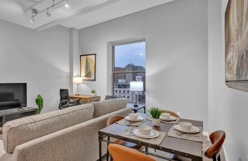 Stylish Condo • Walk to Theaters • Parking - Foto 4