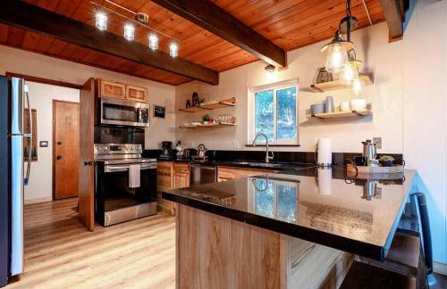 Trout River Cabin - Cozy Quiet Peaceful Retreat - Foto 17