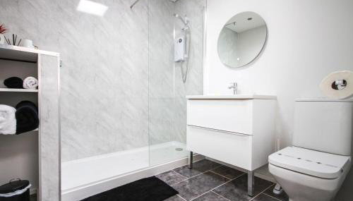 Self-Contained Holiday Accommodation in the Heart of Easingwold with Parking - Foto 5, towels, Shower