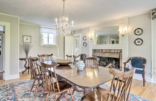 Charming Farmhouse with Pool and Fishing Pond! - Foto 11