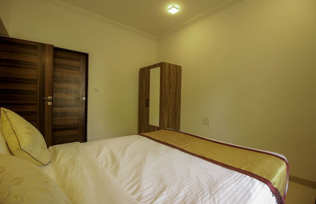 OYO 9792 Home 2BHK Poolside Siolim - Photo 9