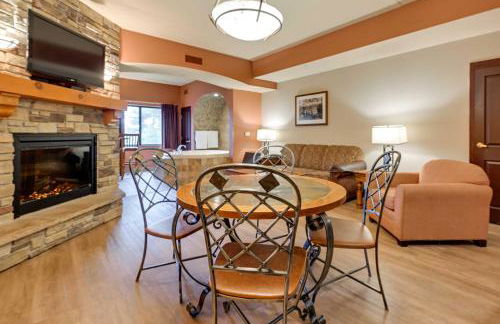 Wisconsin Dells Resort Condo with 2 Fireplaces - Foto 1