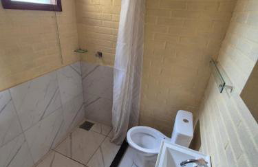 Flat com 2 quartos 2 banh AR e uma vista espetacular na área central de GV com cozinha completa-Bom p grupos ou familias ou empresas - Foto 23