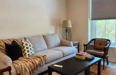 Modern apartment overlooking a Historic Downtown - Foto 1