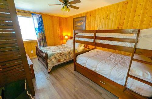 Yellowstone's Treasure Cabins - Foto 46