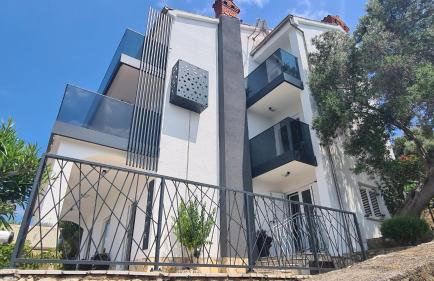 Apartments Solis, 50 m from the sea - Jakišnica - Photo 4