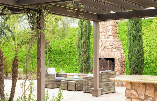 Secluded Estate Exclusive Views of Wine Country + Private Home Theater Twilight Vines by Avantstay - Foto 32