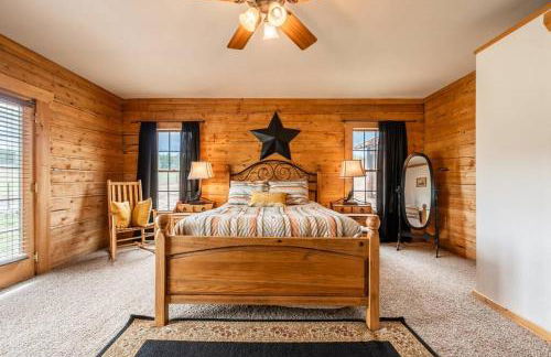 New! Historic Chalet in Colorado National Forest - Foto 30