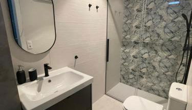 A 4 min andando del metro 3 habitaciones con baño privado - Foto 3, Shower