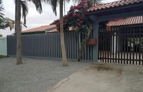 Linda casa c/Piscina, Ar e conforto próximo do Mar - Photo 2