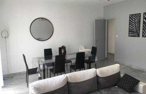 Haut de maison tout confort avec jardin et balcons - Foto 9