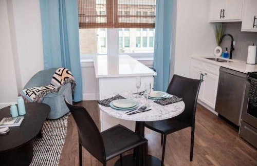 Fun Cozy 1 Br King Apts - 1 25 Mile Walk to TIAA Bnk Fld - Foto 8