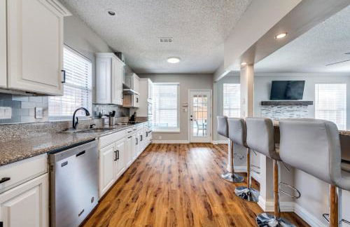 6 Bedroom Home with Pool, Centrally Located - Foto 22