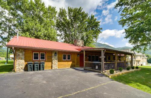 Campbell Retreat in Maggie Valley with Deck! - Foto 38