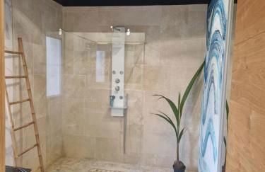 Villa Poppies Holiday Charme et Luxe 14 Pers SPA Privé Jardin Clos 300 m Plage du Débarquement à Pied Mer Familles Groupes EVG Baby-foot Ouistreham - Photo 7