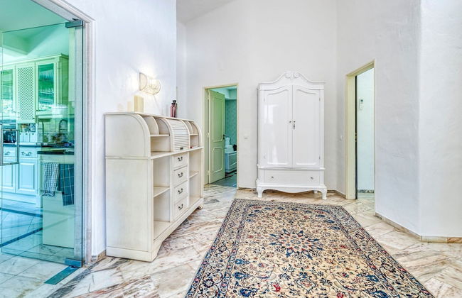 Golfinhos Magnificent Spacious 5 Bedroom Villa - Foto 23