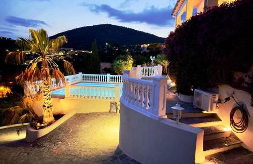 Villa moderne 6 CH pour 12 avec piscine privée, clim et parking aux Issambres - FR-1-768-24 - Foto 8