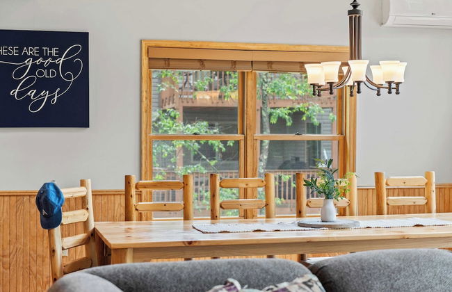 Bluejay Getaway by Avantstay Walk to Lake 7bdr, Hot Tub, Pool Table - Foto 11