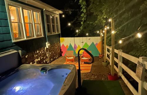 The Bluebird Cottage Style Cabin with Hot Tub near Turner Falls and Casinos - Foto 18