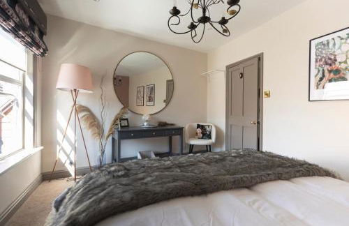 Luxury Warwick Townhouse I Walk to Castle I Dog friendly I Private patio garden I - Foto 23