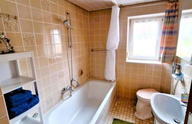 Haus Hindelang - 2 FeWos mit Zugspitzblick, inkl Königscard, gratis Parken & WLAN, Self Check-In, 5 Minuten ins Zentrum - Foto 17