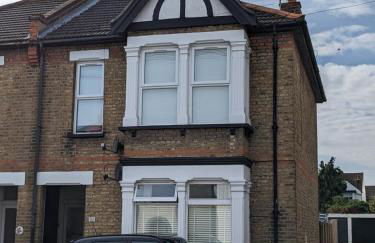 Homely flat just off Leigh Broadway - Foto 15