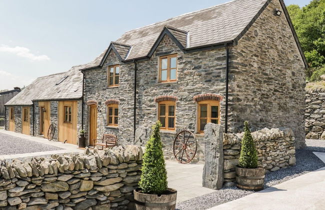 Cosy Barn - Sleeps 8, Hot Tub & Countryside Views - Foto 1