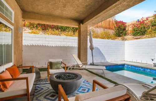 The Desert Gem Pool Spa Gated Home - Photo 25