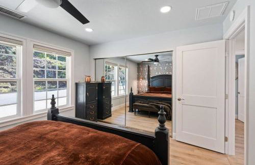 Smiling Otter Retreat! Waterfront/pool/spa/games! - Foto 48