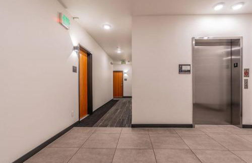 Seattle Lux 1 bd Apartment- Rooftop, WiFi, Pet Friendly - Foto 22