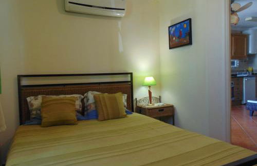 Small cozy flat, by the pool and by the sea - Foto 24