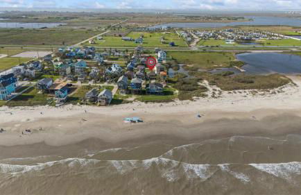 Seaside Sunrise: A Peaceful Escape by the Ocean - Photo 25