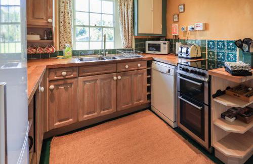 Ellis Howe - Photo 11