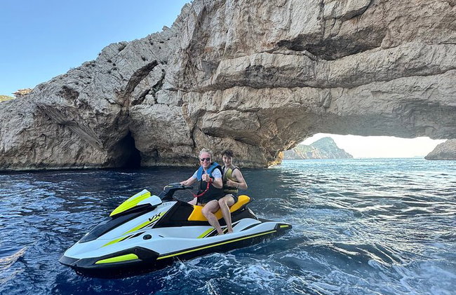 1 hour Jetski Experience To Margaritas Island - Photo 2