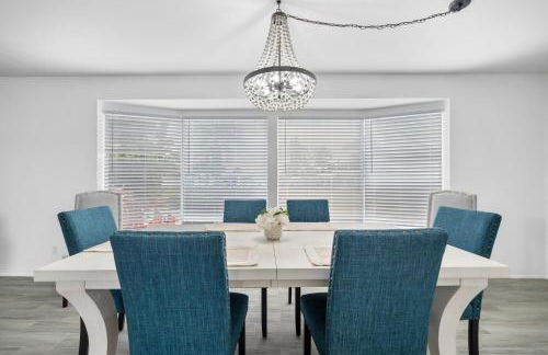 Venice Lakefront Pool Home - Photo 5